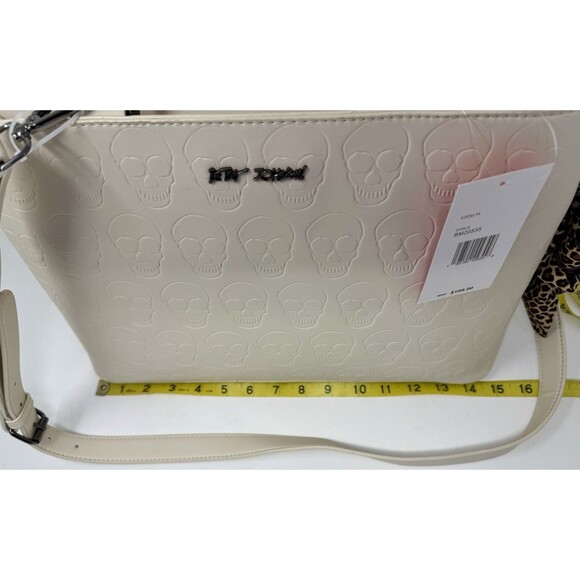 Women’s Betsy Johnson Handbag Tote Embossed Skulls XODELTA Chalk Cream Color NWT - Picture 6 of 8